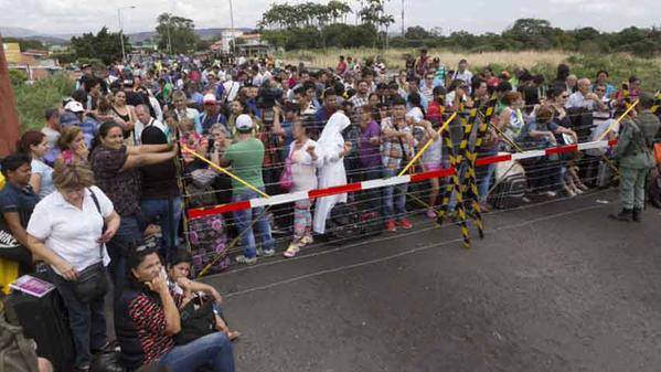 Colombiaanse vluchtelingen aan de Venezolaanse grens