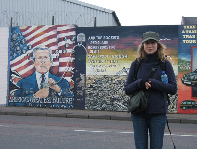 Melanie at the International Wall