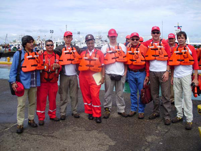 Together with oil workers before leaving for a trip on Lake Maracaibo