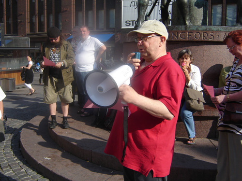 Solidarity picket with the Honduran resistance movement in Helsinki, August 11